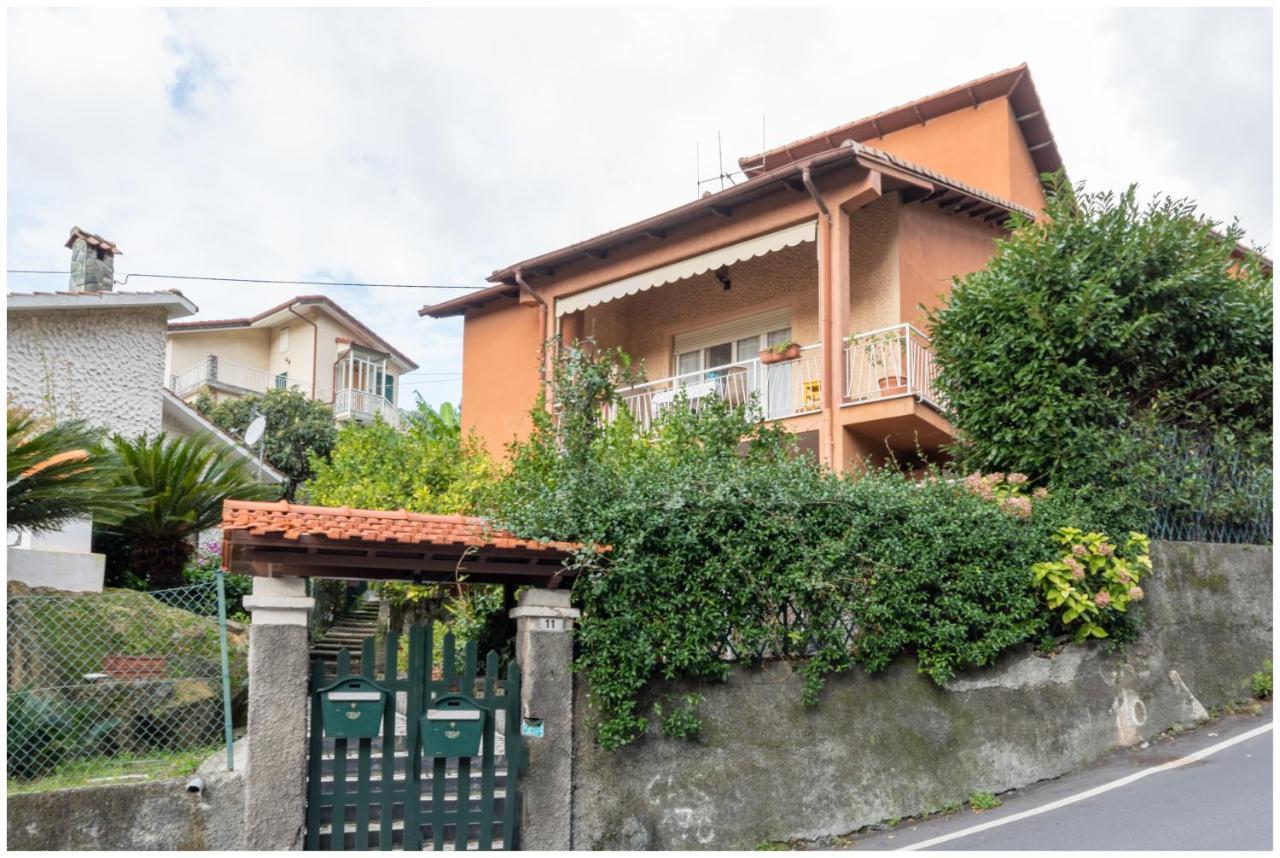 Villa Silvia, Indipendente Con Giardino Privato E Garage Varraze Exterior foto